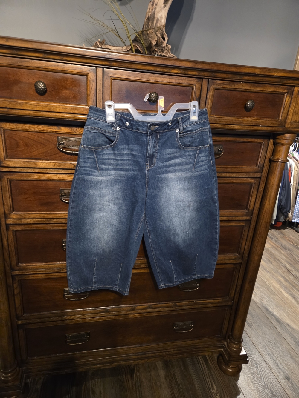 Classic Dark Wash Denim Cropped Jeans - Women - Picture 2 of 7